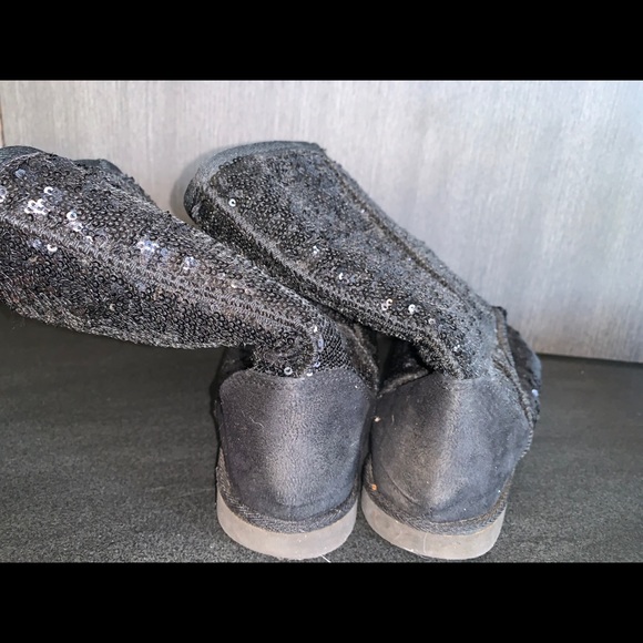 Black sequined booties sized 7.5 Old Navy - Picture 5 of 6